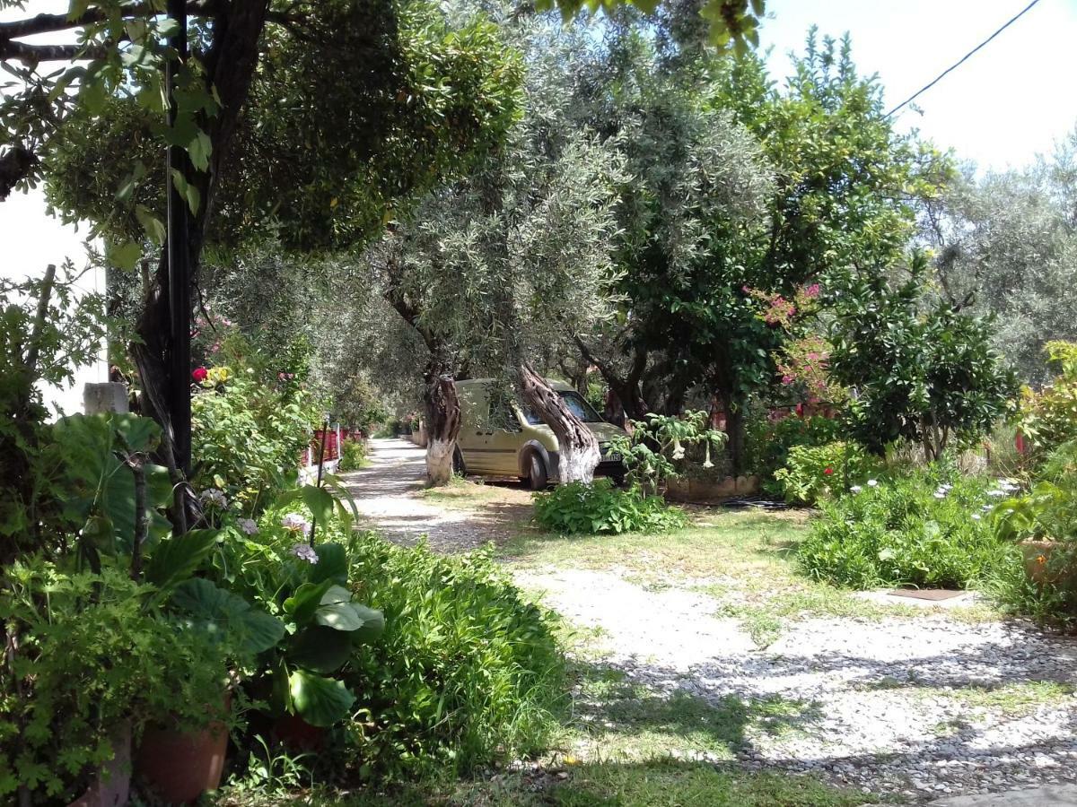 Kálamos Koutadelias Rooms מראה חיצוני תמונה