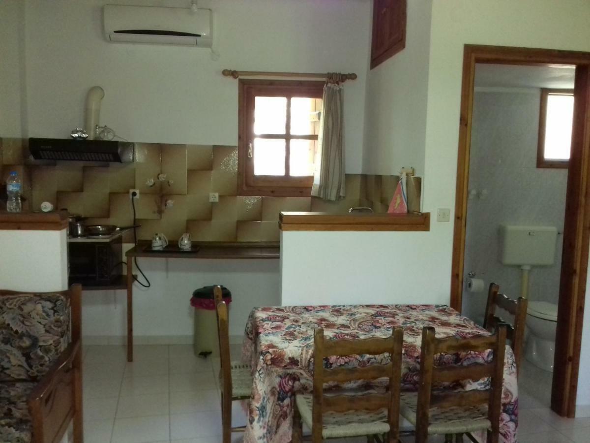 Kálamos Koutadelias Rooms מראה חיצוני תמונה
