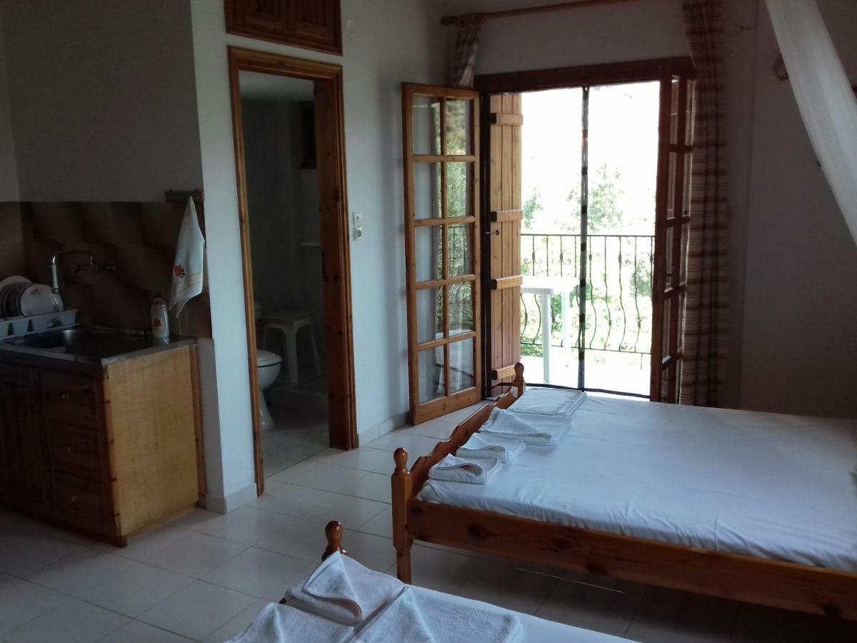Kálamos Koutadelias Rooms מראה חיצוני תמונה