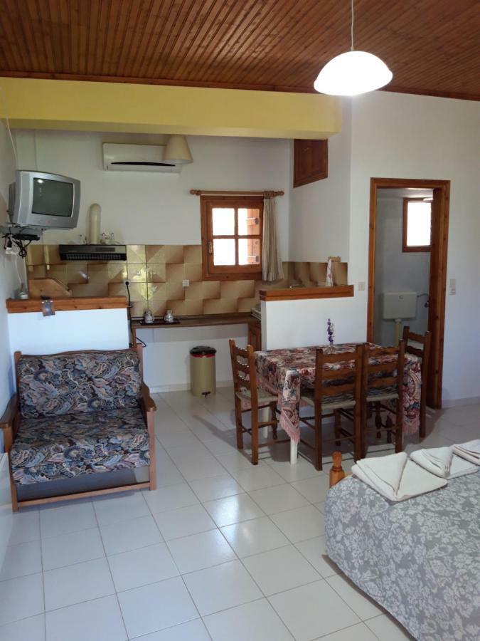 Kálamos Koutadelias Rooms מראה חיצוני תמונה