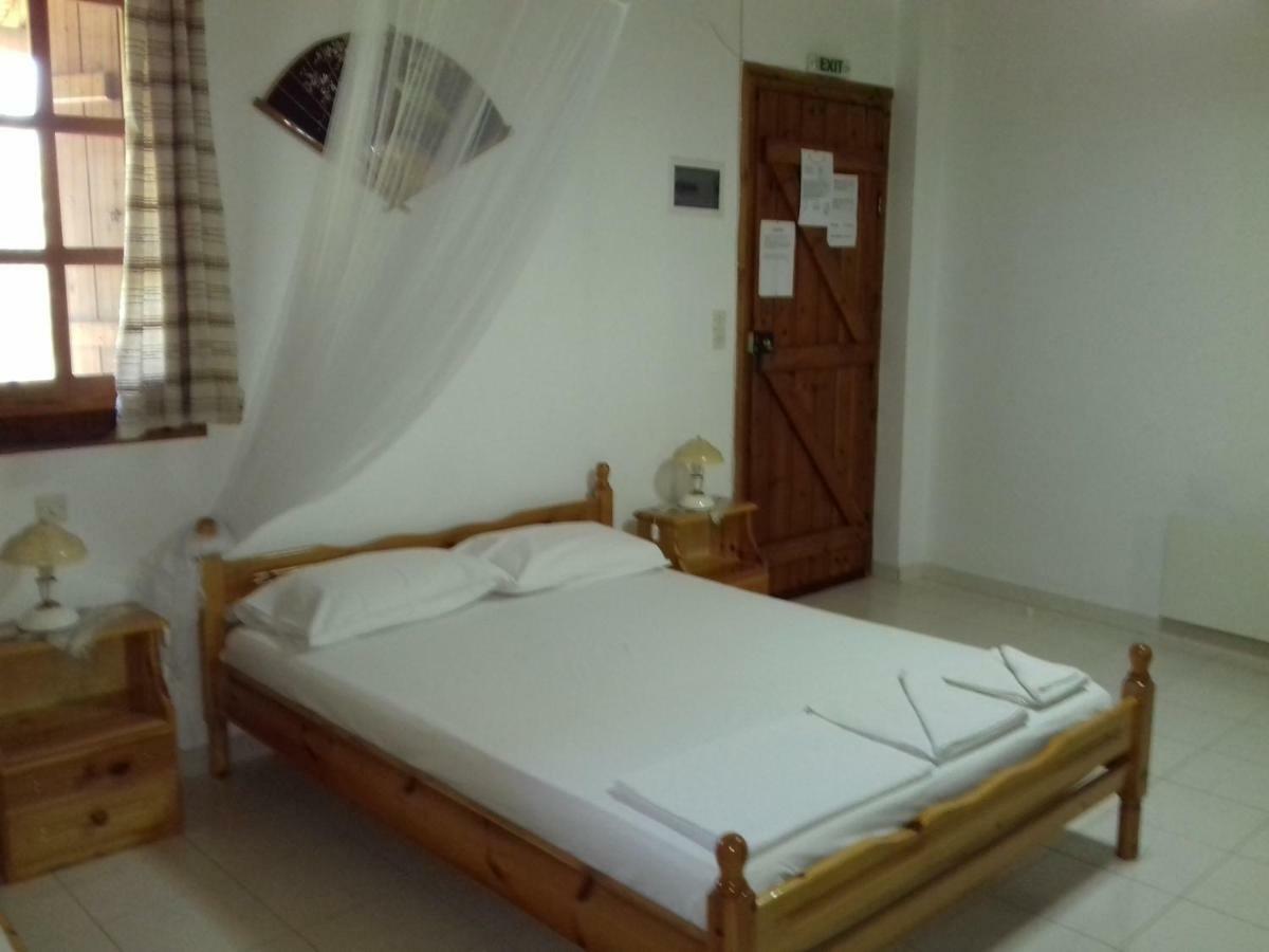 Kálamos Koutadelias Rooms מראה חיצוני תמונה