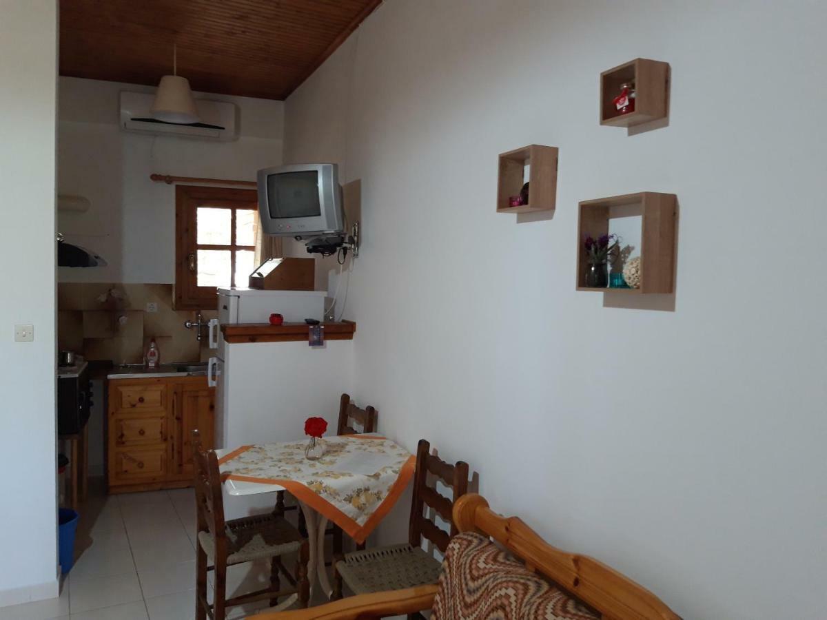 Kálamos Koutadelias Rooms מראה חיצוני תמונה