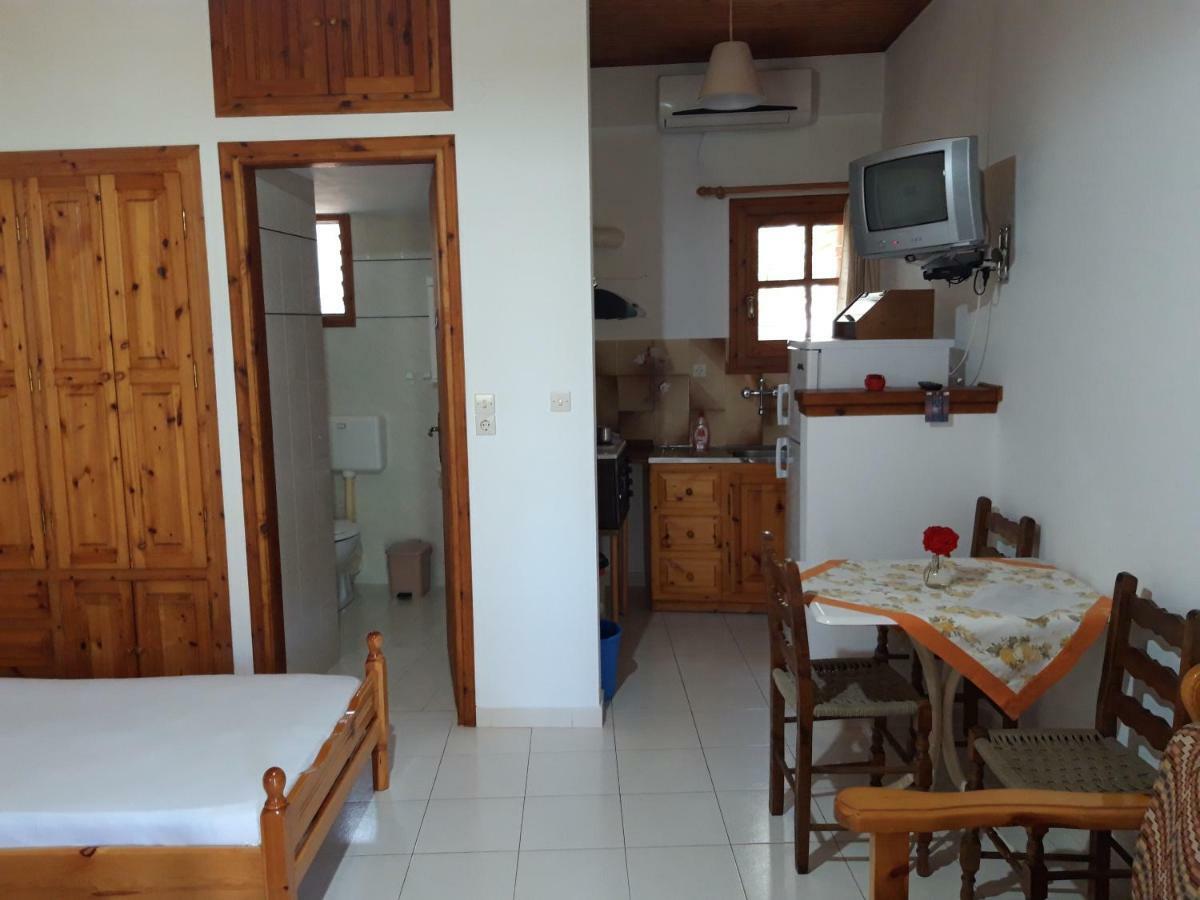 Kálamos Koutadelias Rooms מראה חיצוני תמונה